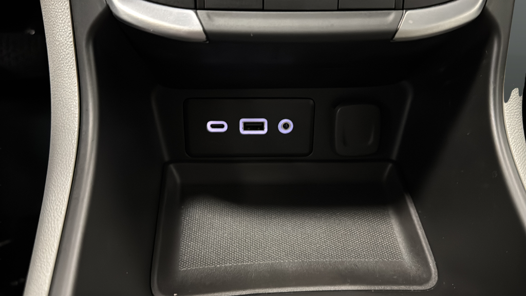 Used 2024 Downpour Metallic GMC SLE image 30