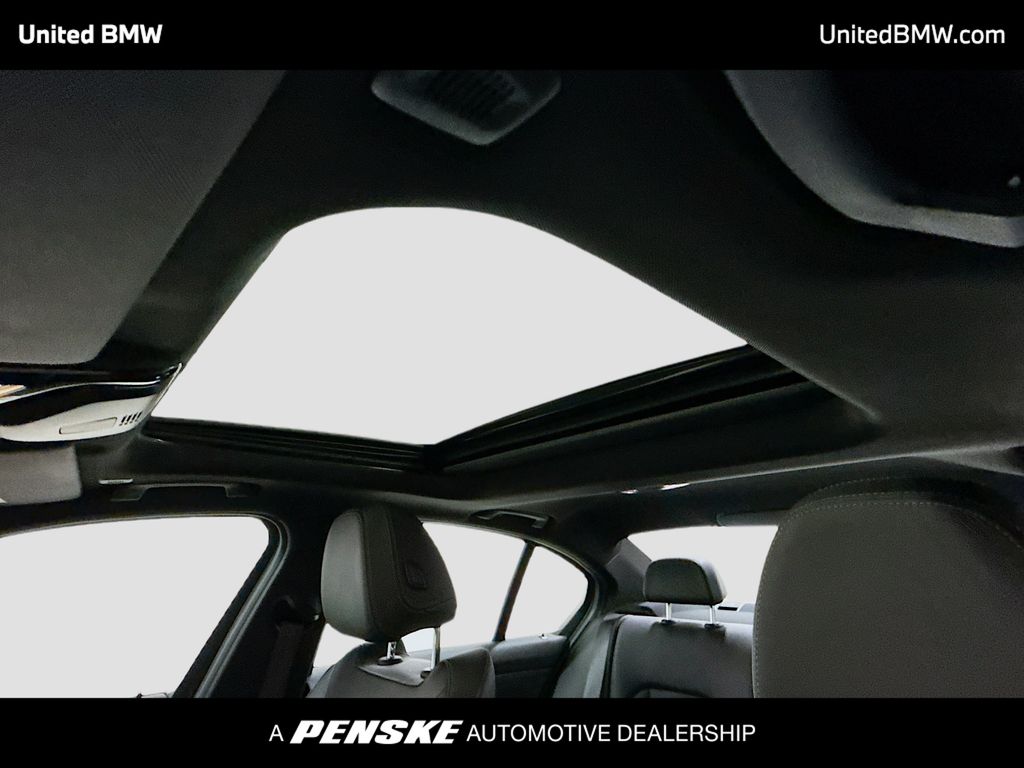 Thumbnail: 2025 BMW 3 Series - 12