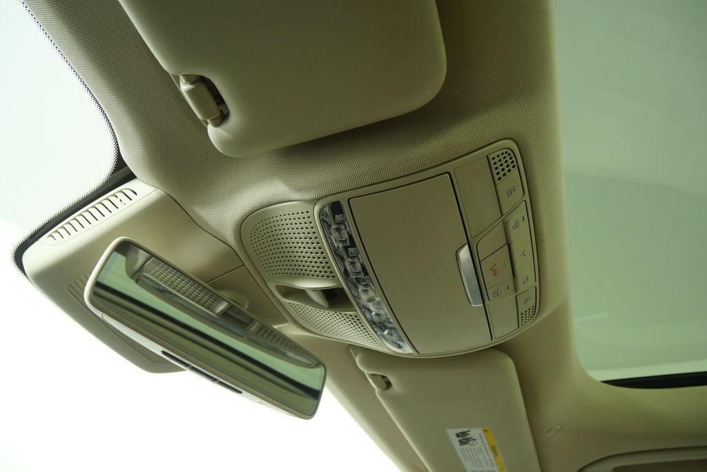 Thumbnail: 2020 Mercedes-Benz E-Class - 21