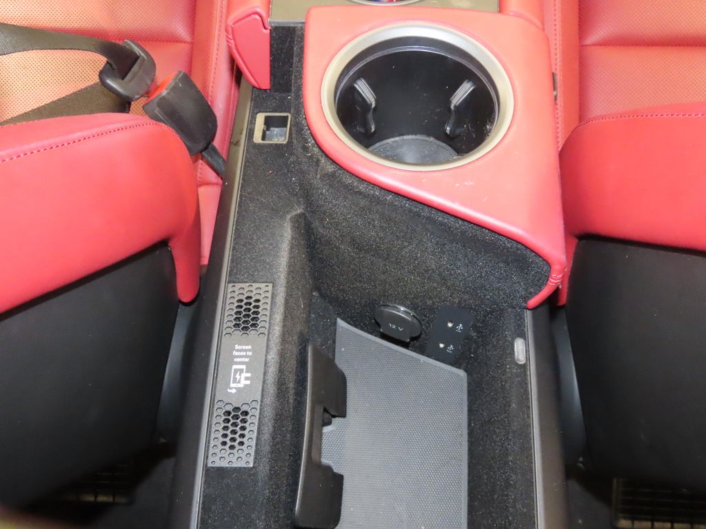 Thumbnail: 2023 Porsche Taycan - 31