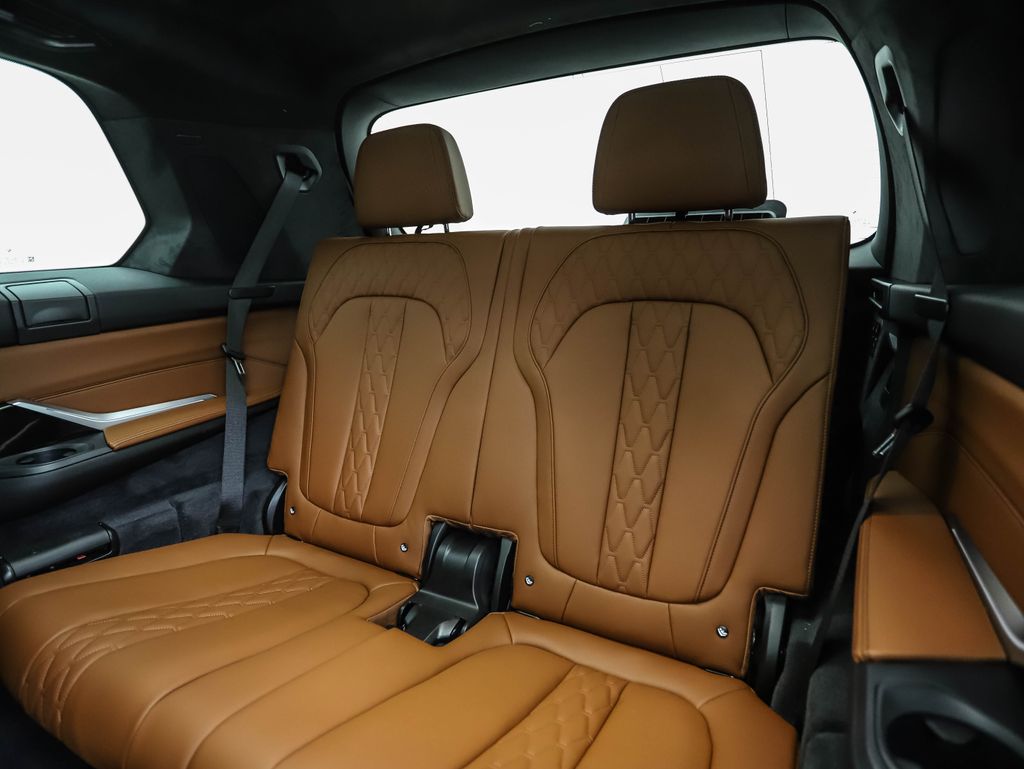 Thumbnail: 2026 BMW X7 - 24