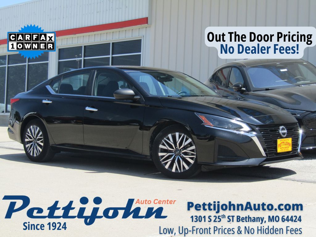 Super Black Clearcoat 2024 Nissan Altima Sedan Front-Wheel Drive Continuously Variable Transmission