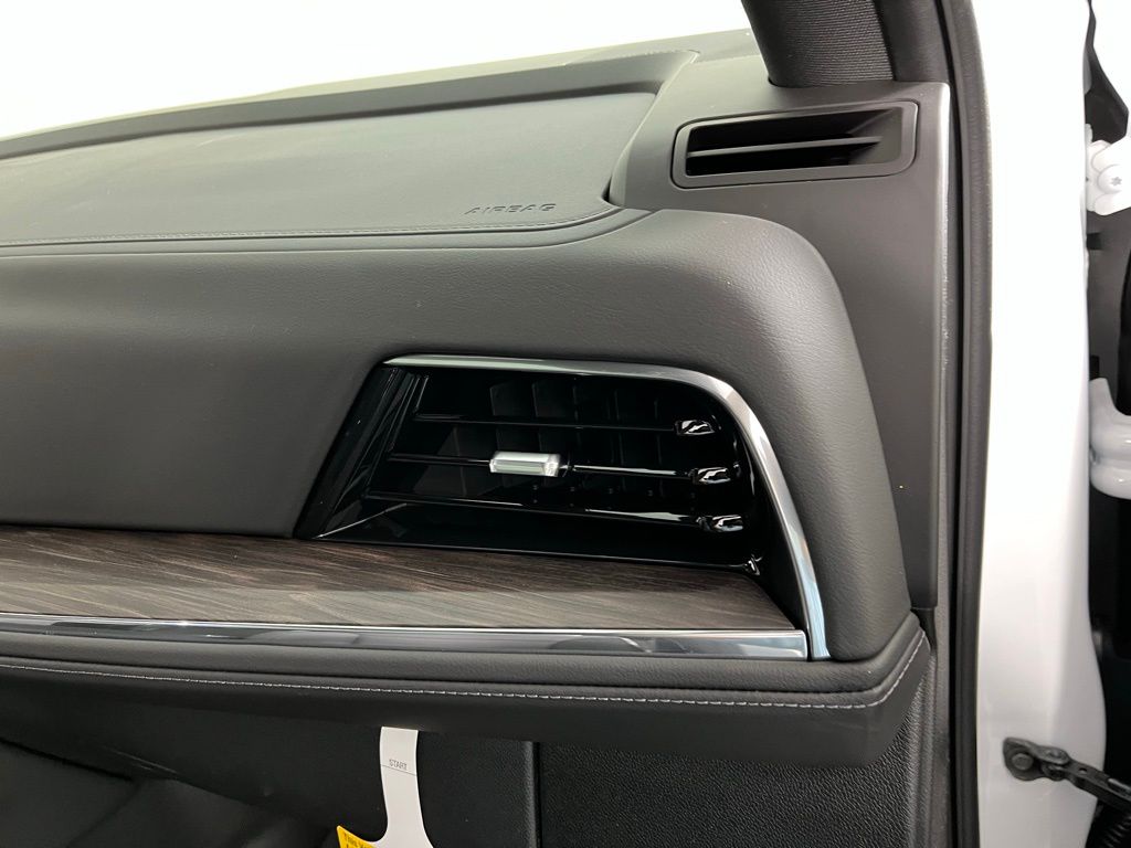 2025 Chevrolet Suburban LT 10
