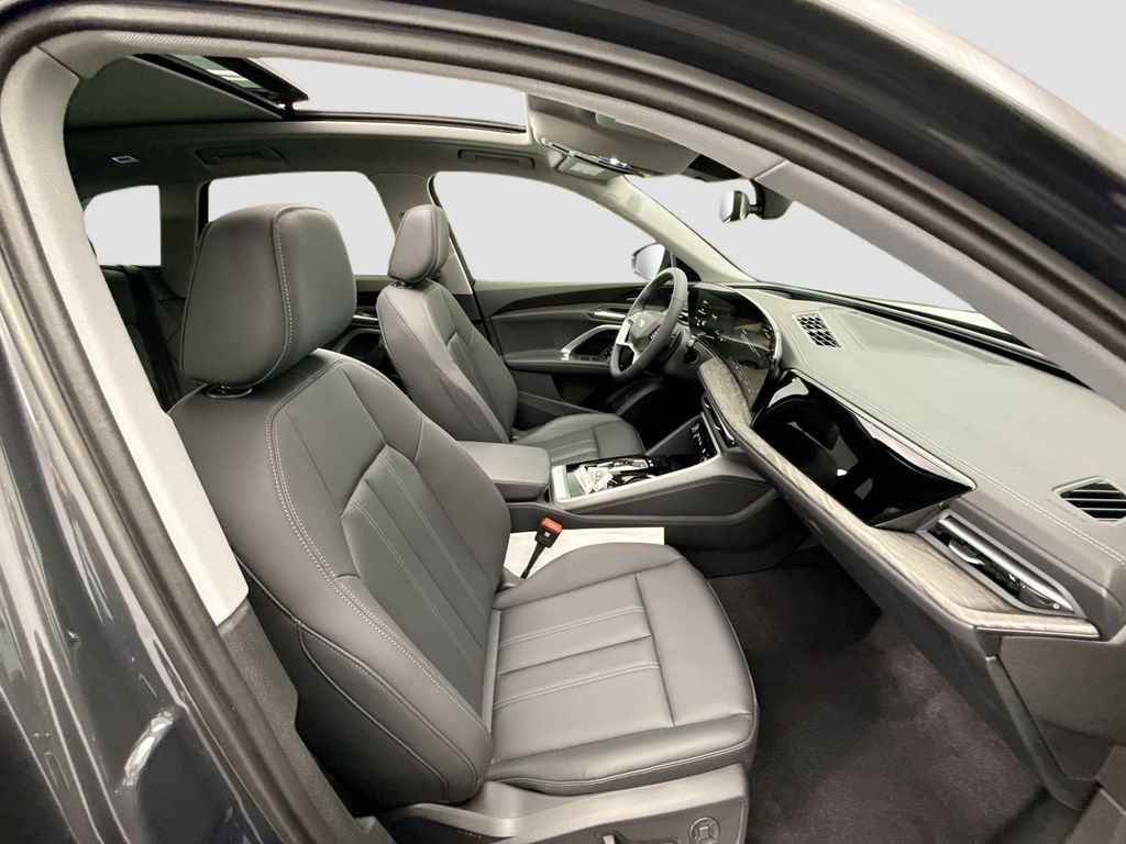 Thumbnail: 2025 Audi Q5 - 19