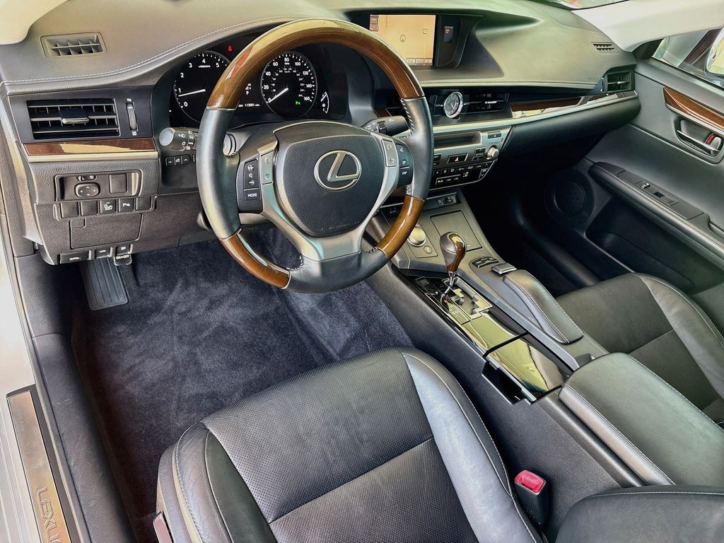 Thumbnail: 2014 Lexus ES - 9