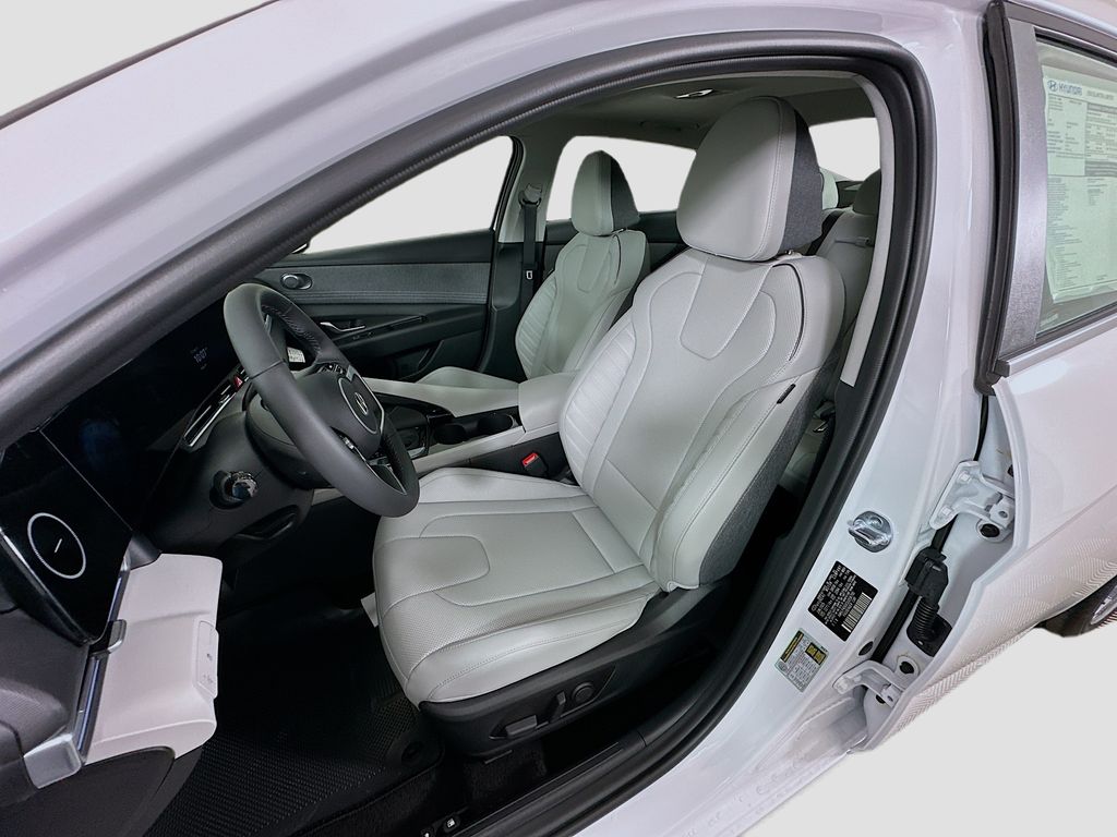 Thumbnail: 2025 Hyundai Elantra - 16