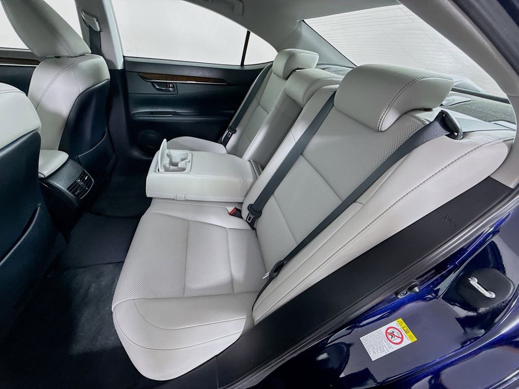 Thumbnail: 2017 Lexus ES - 24