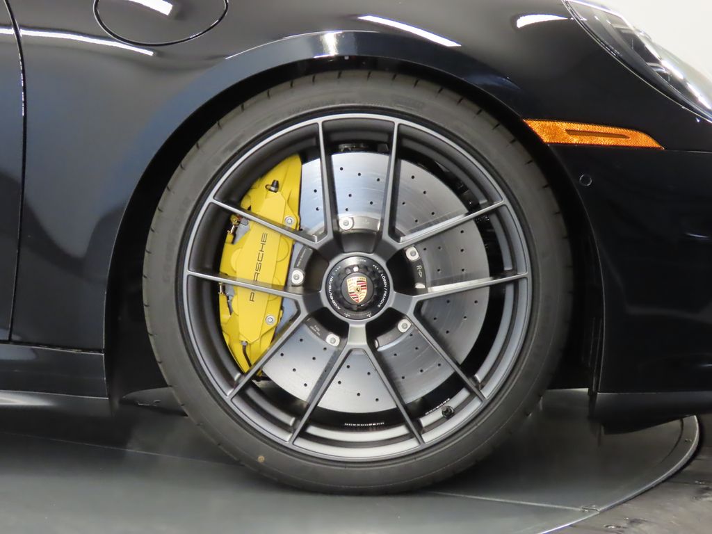 Thumbnail: 2025 Porsche 911 - 19