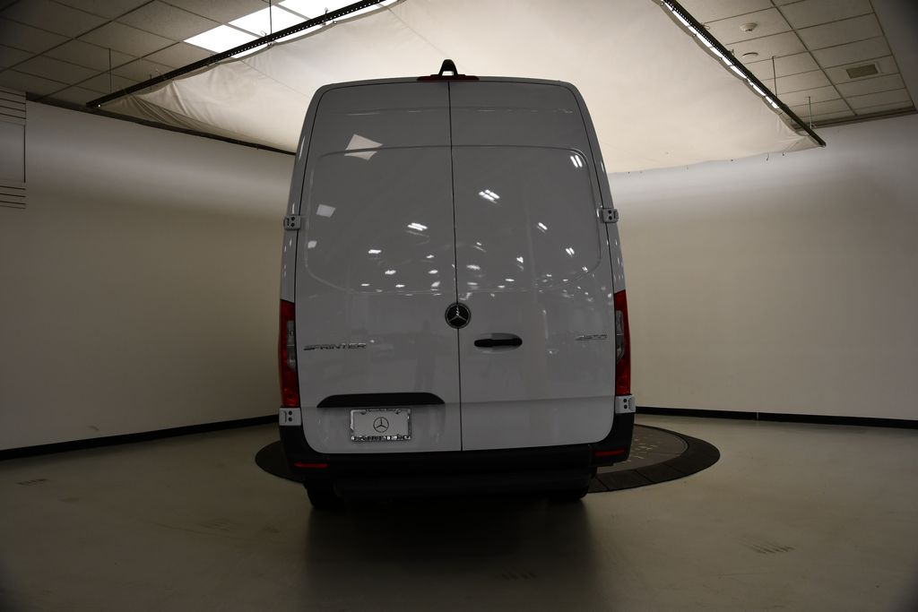 2025 Mercedes-Benz Sprinter 2500 3