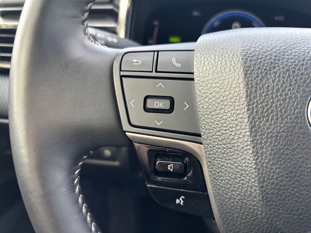 Thumbnail: 2025 Toyota Camry - 11