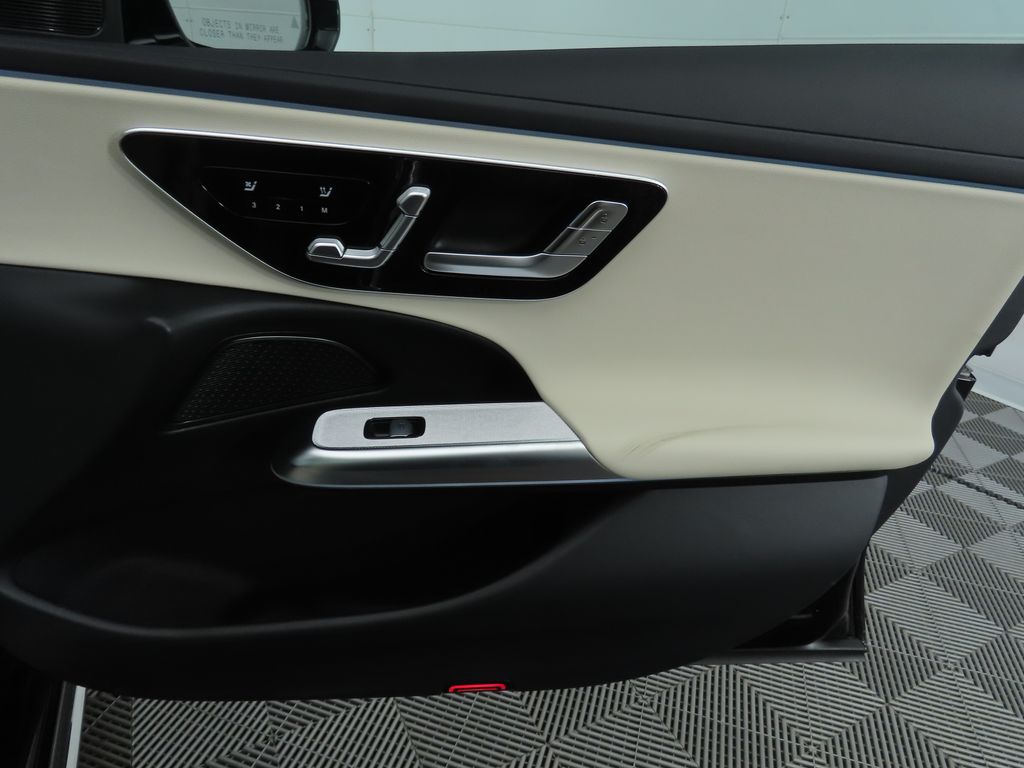 Thumbnail: 2025 Mercedes-Benz E-Class - 26