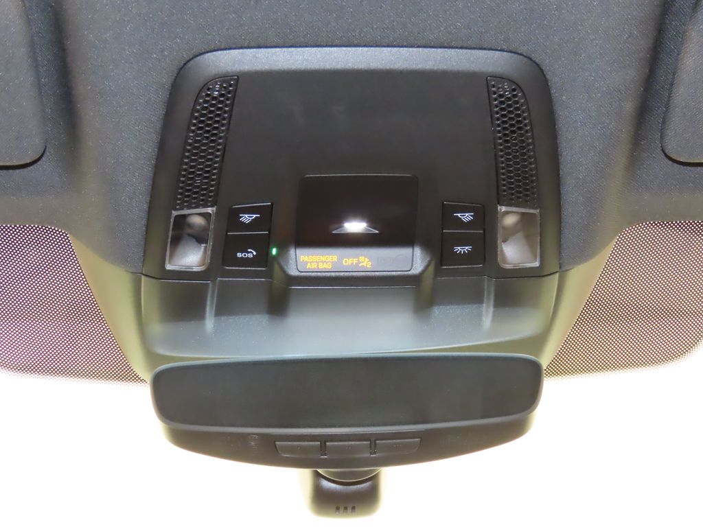 Thumbnail: 2025 Porsche Taycan - 32