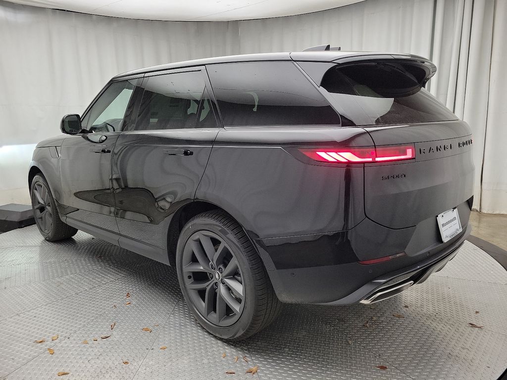 2025 Land Rover Range Rover Sport SE 4