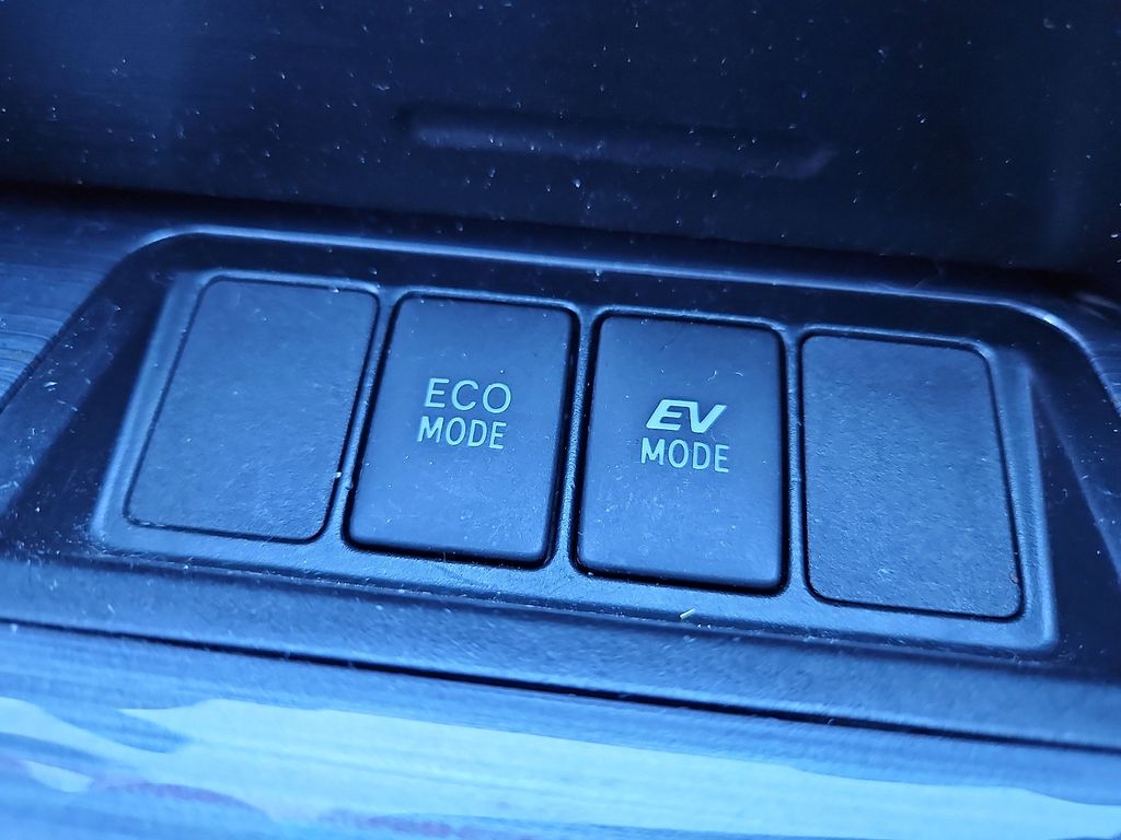 Thumbnail: 2012 Toyota Camry - 17