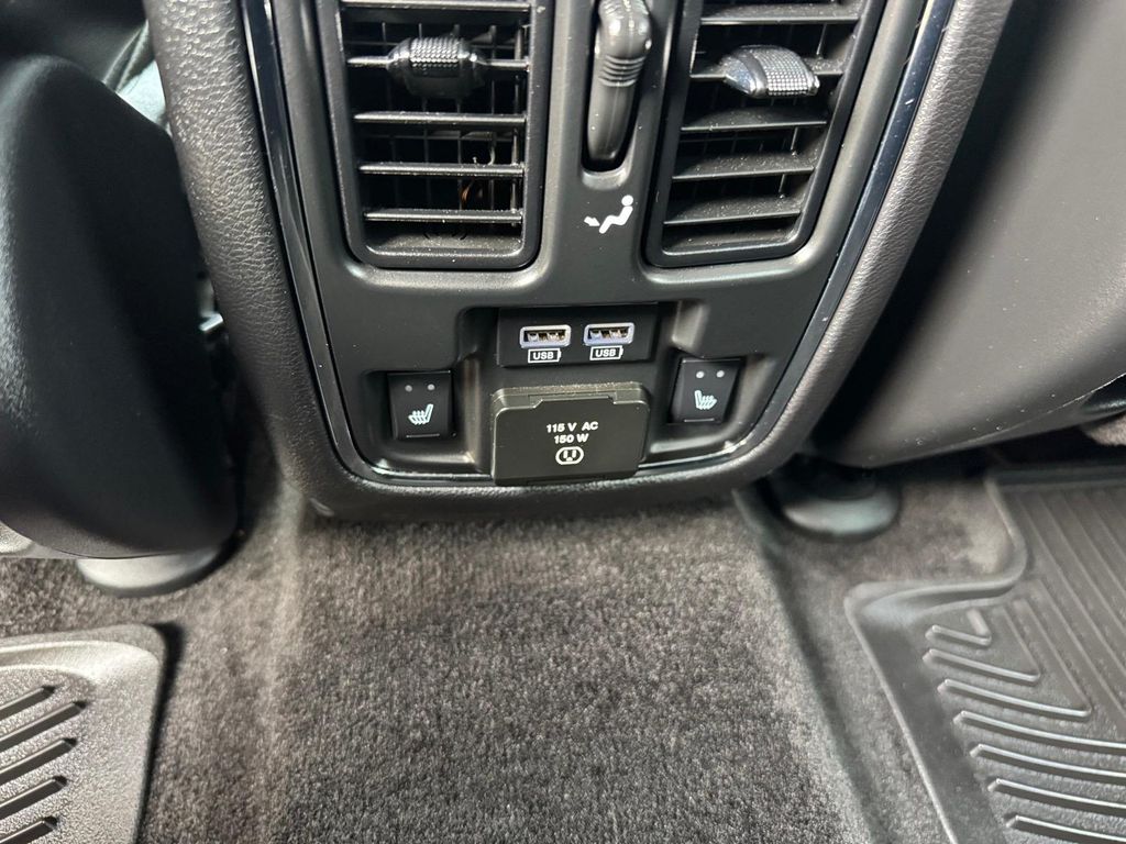 Used 2015 Granite Crystal Metallic Clearcoat Jeep Limited image 10