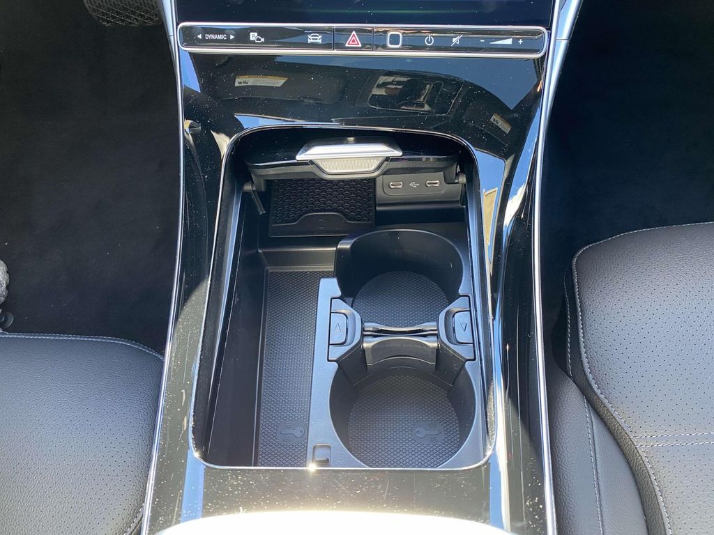 Thumbnail: 2025 Mercedes-Benz C-Class - 24