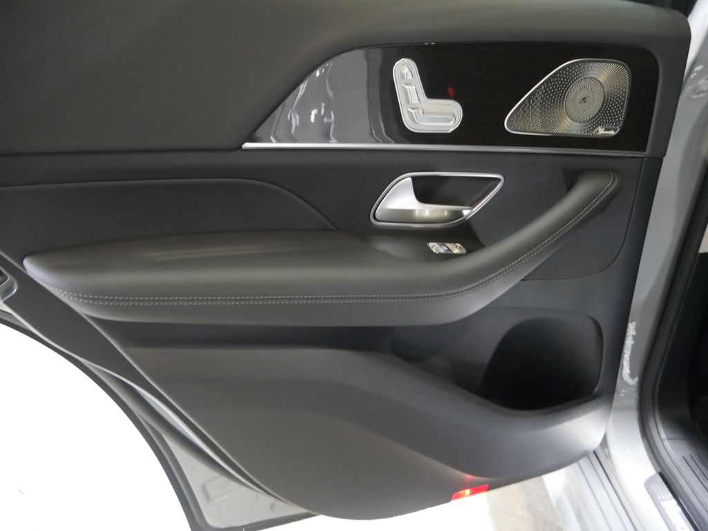 Thumbnail: 2026 Mercedes-Benz GLE - 20