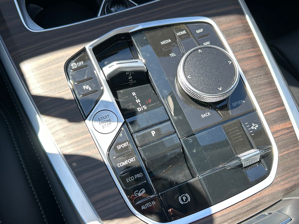 Thumbnail: 2026 BMW X7 - 28