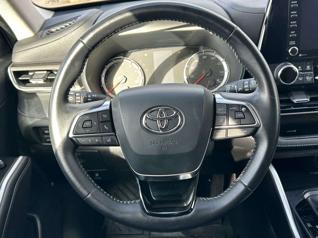 2020 Toyota Highlander LE