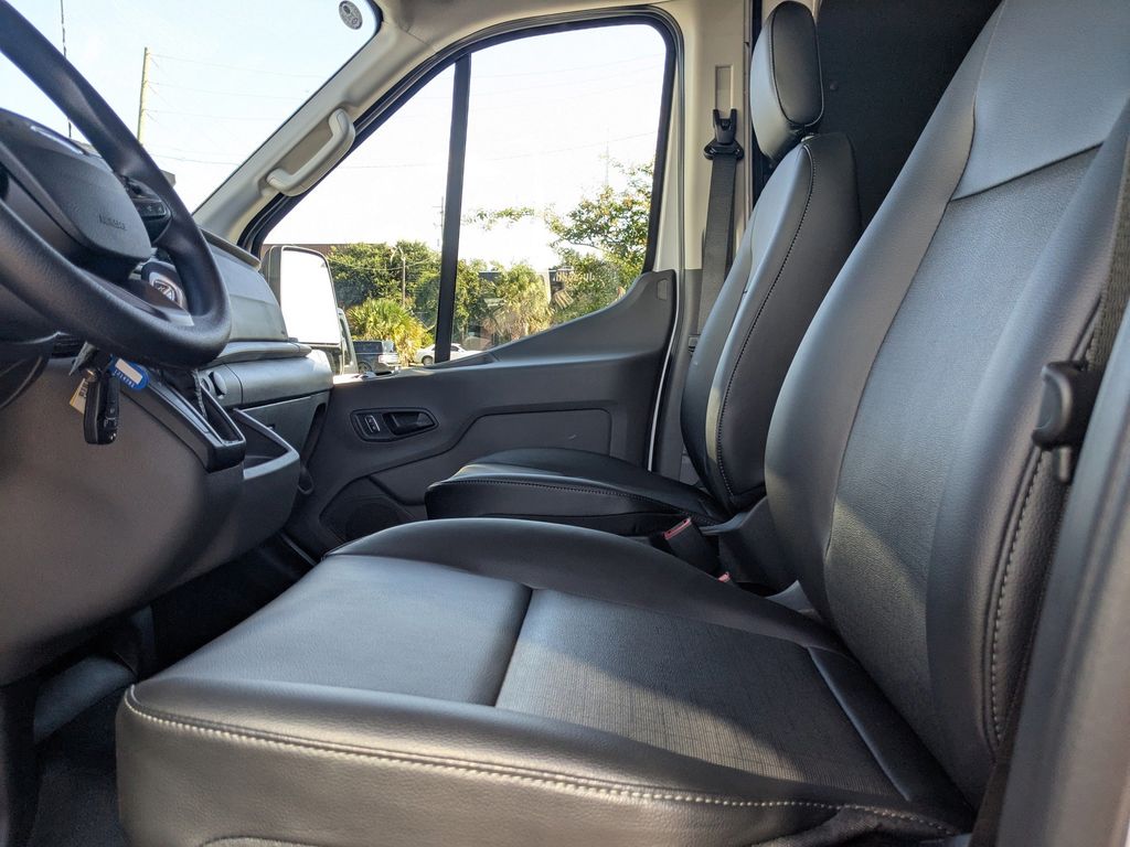 2025 Ford Transit 350