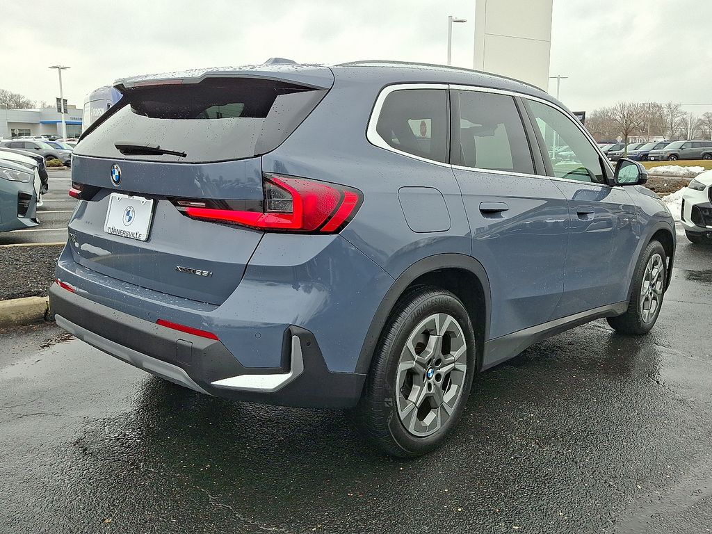 Thumbnail: 2023 BMW X1 - 6