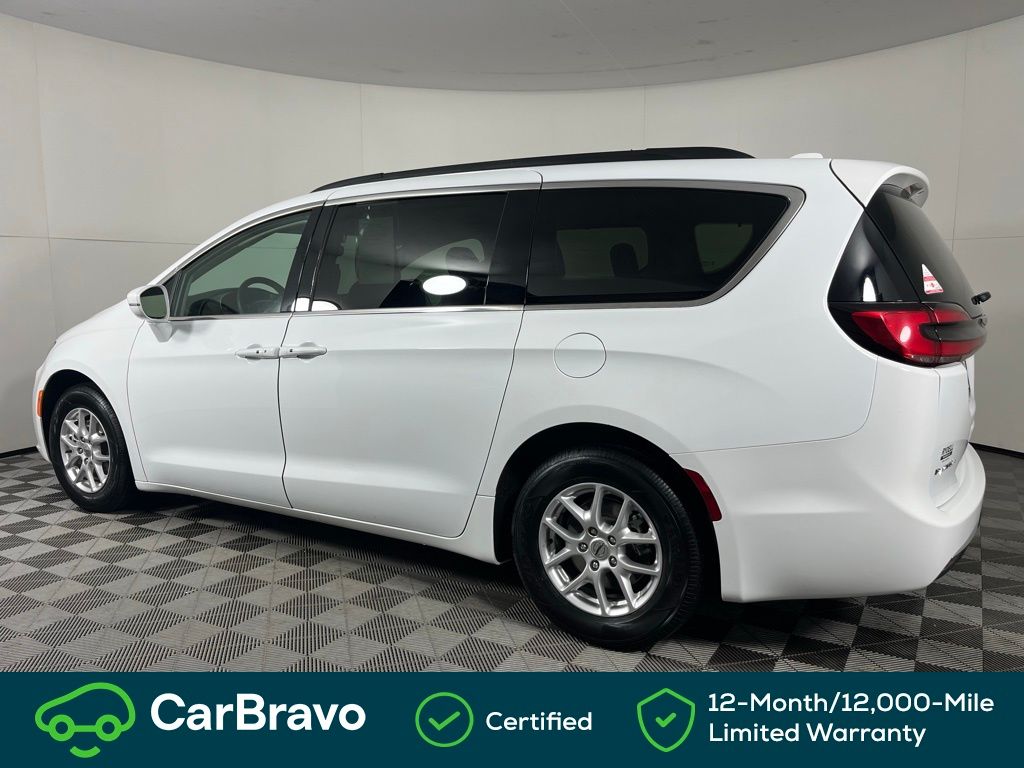 View vehicle photo 7