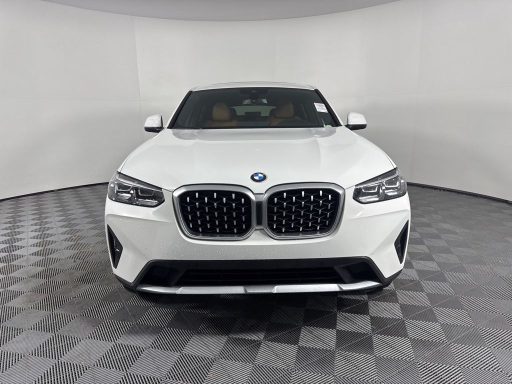 Thumbnail: 2023 BMW X4 - 2