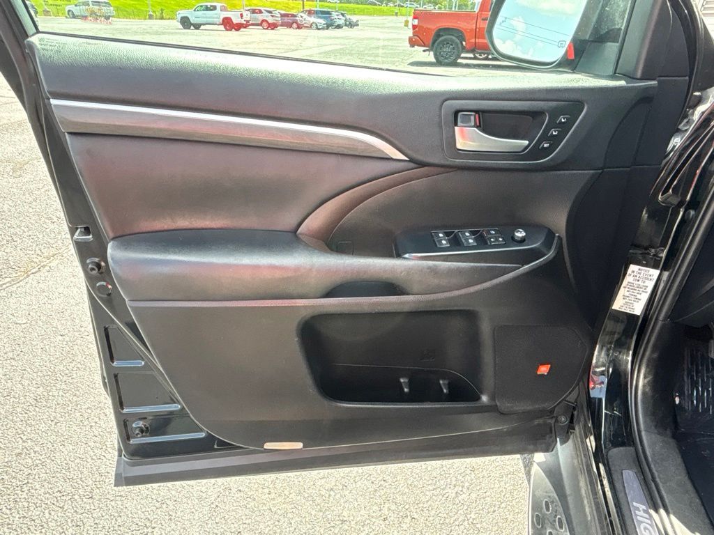Used 2019 Toyota Highlander SUV