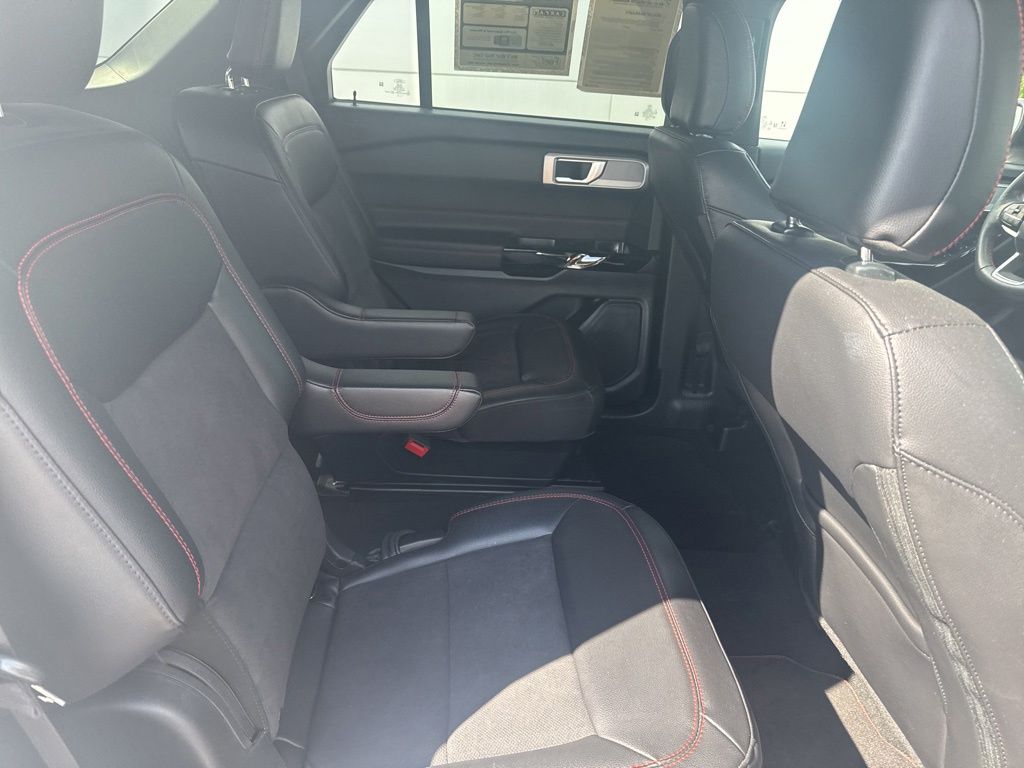 2024 Ford Explorer ST-Line