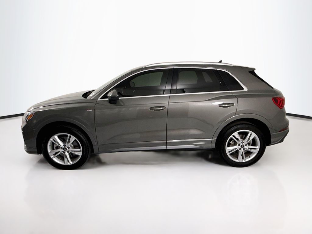 Thumbnail: 2023 Audi Q3 - 8