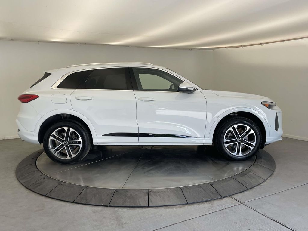 2025 Audi Q5 2.0T Premium White at Audi Porsche Sewickley