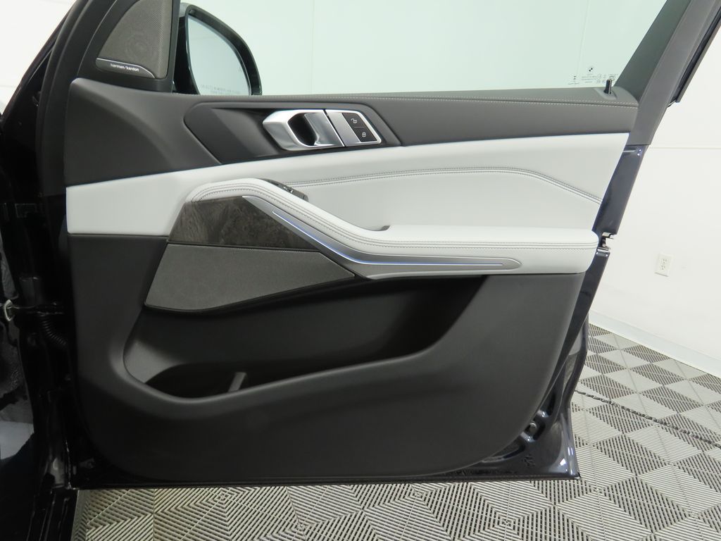 Thumbnail: 2026 BMW X5 - 26