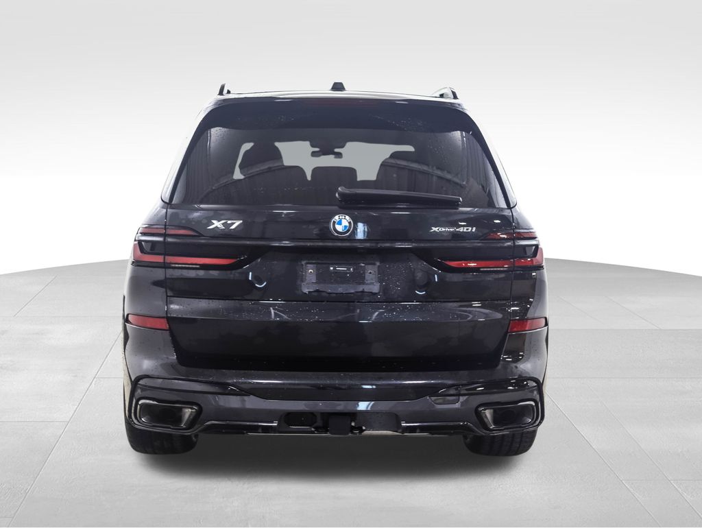 Thumbnail: 2025 BMW X7 - 4