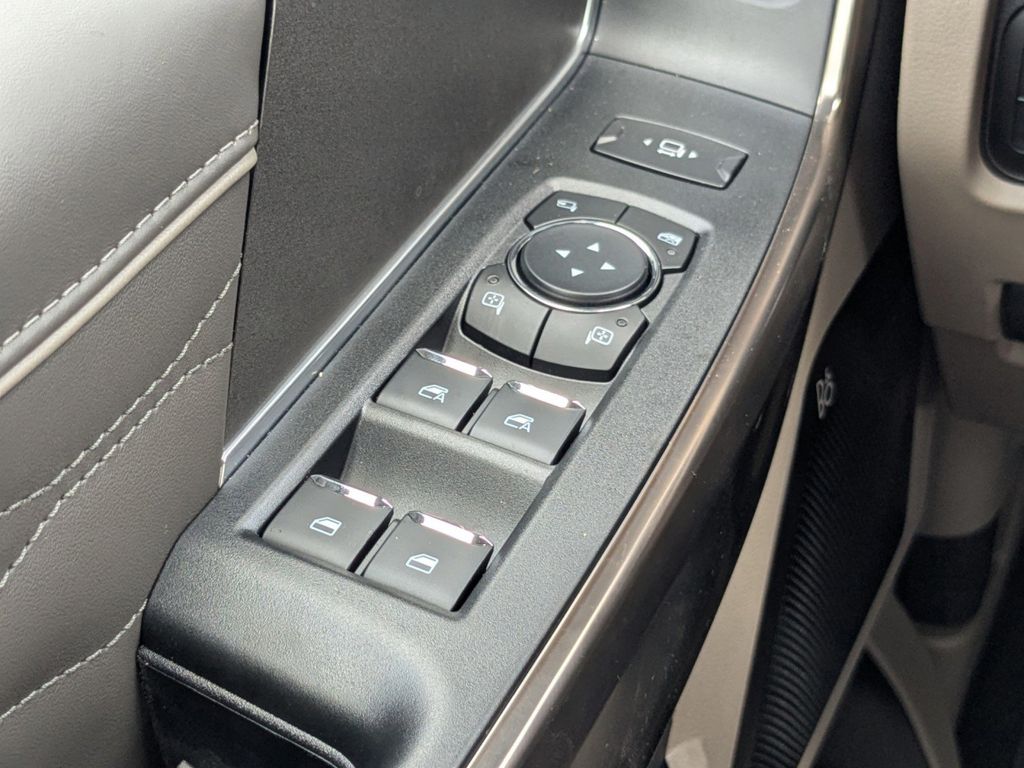 2025 Ford F-250 Super Duty Platinum