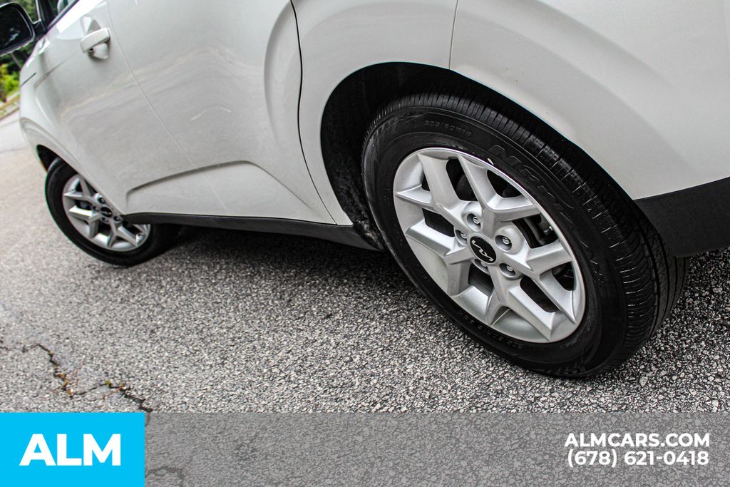 Used 2025 White Kia LX image 14