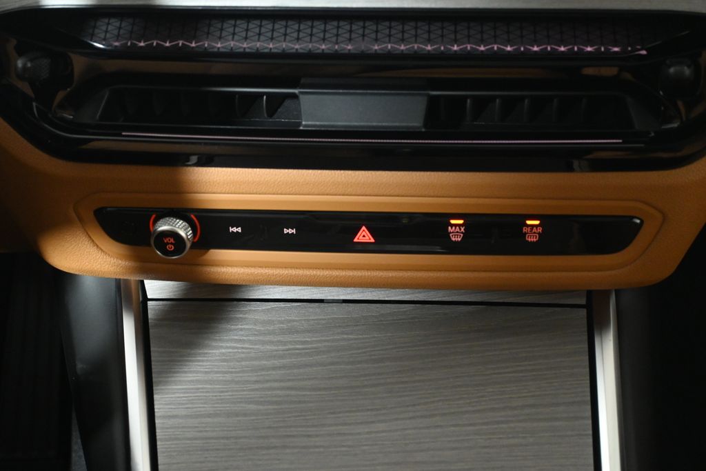 Thumbnail: 2026 BMW 4 Series - 24