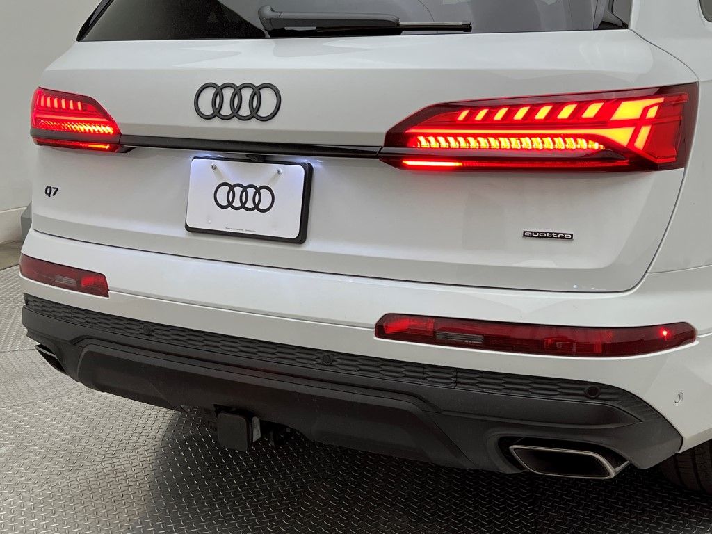 Thumbnail: 2026 Audi Q7 - 7