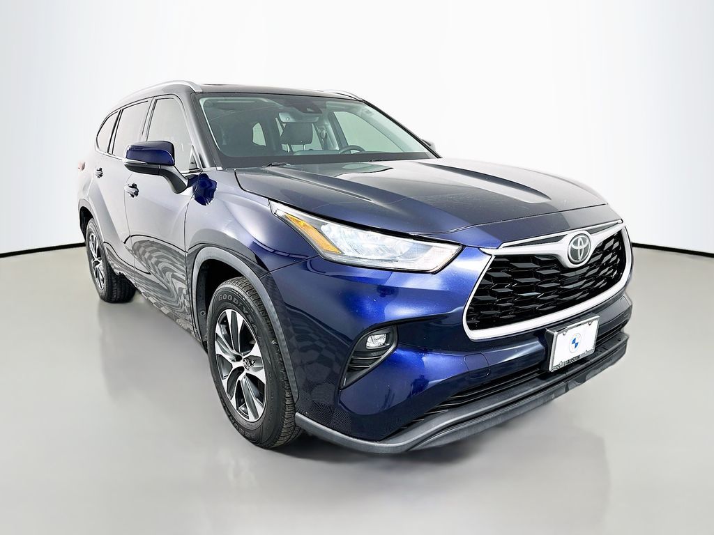 Thumbnail: 2020 Toyota Highlander - 3