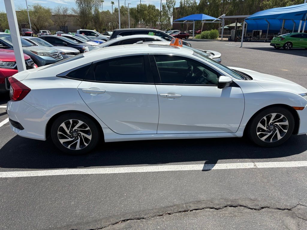 Thumbnail: 2017 Honda Civic - 4