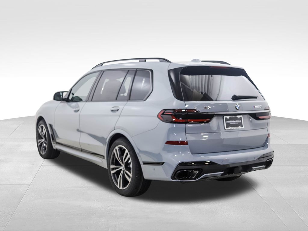 2025 BMW X7 M60i 3