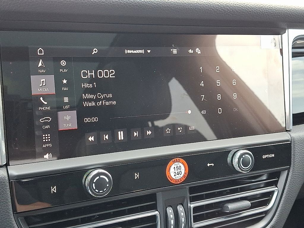 Thumbnail: 2025 Porsche Macan - 21