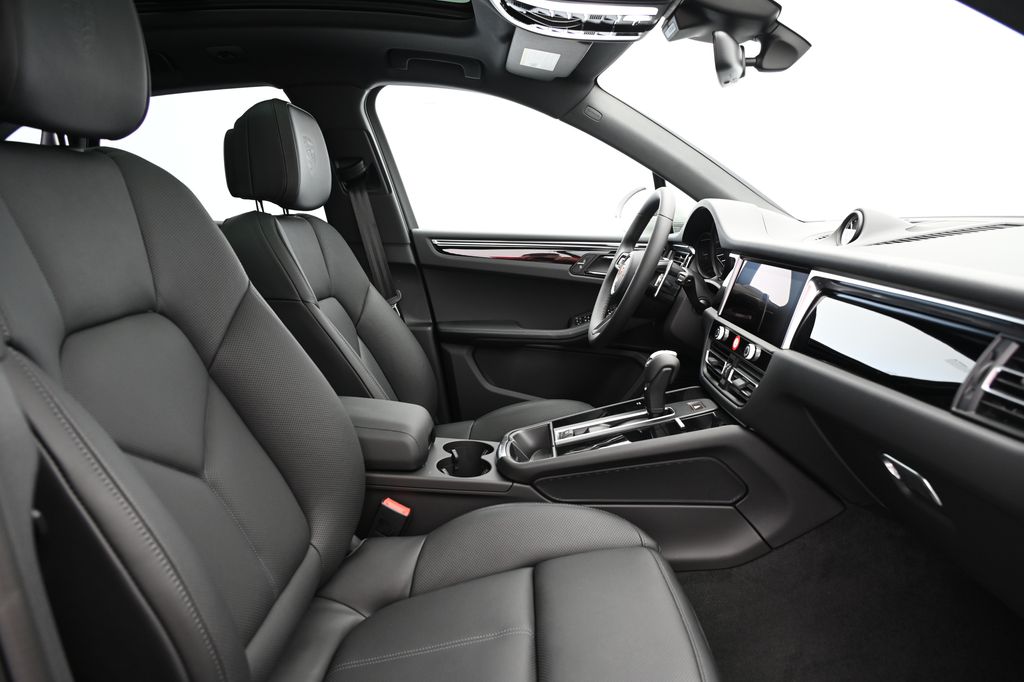 2024 Porsche Macan  23