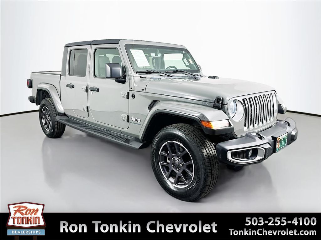 Gray Clearcoat 2021 Jeep Gladiator Pickup Truck Four-Wheel Drive 8-Speed Automatic