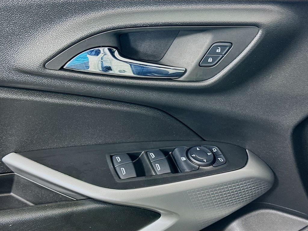 Thumbnail: 2024 Chevrolet Trax - 17