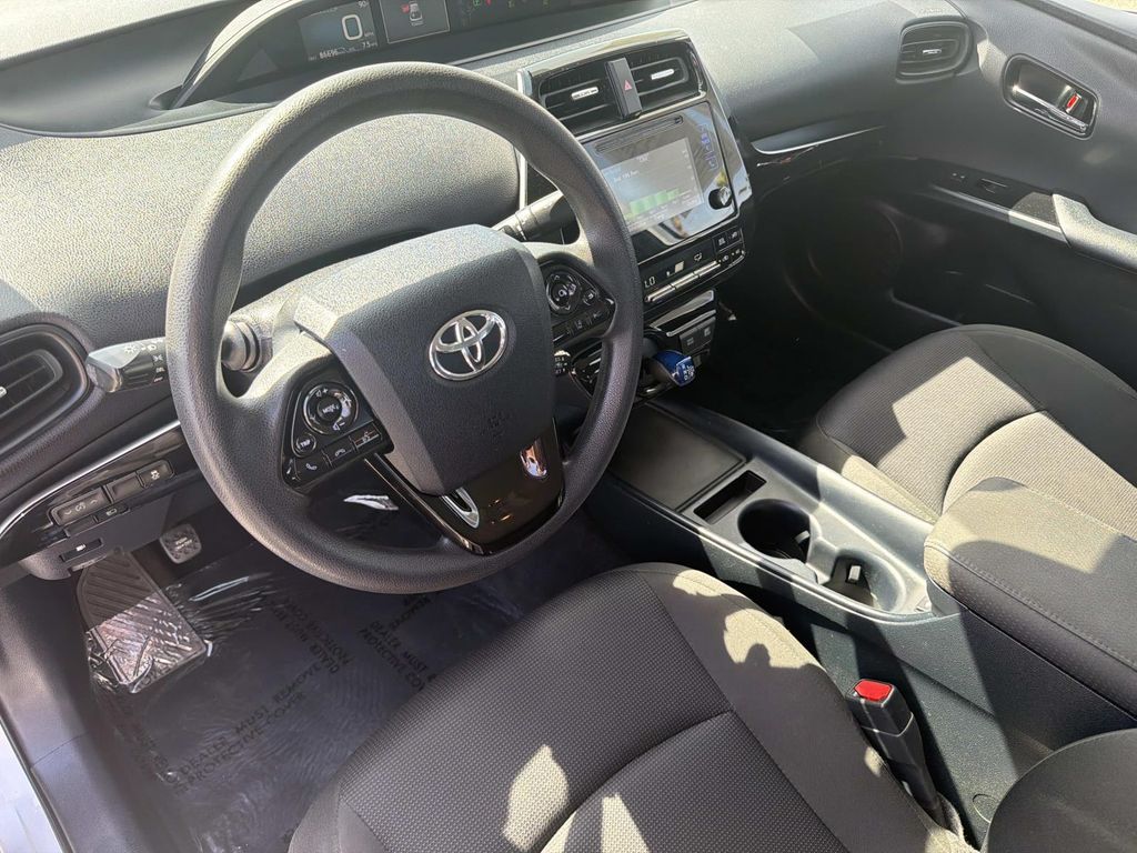 Used 2019 Toyota Prius L 5D Hatchback