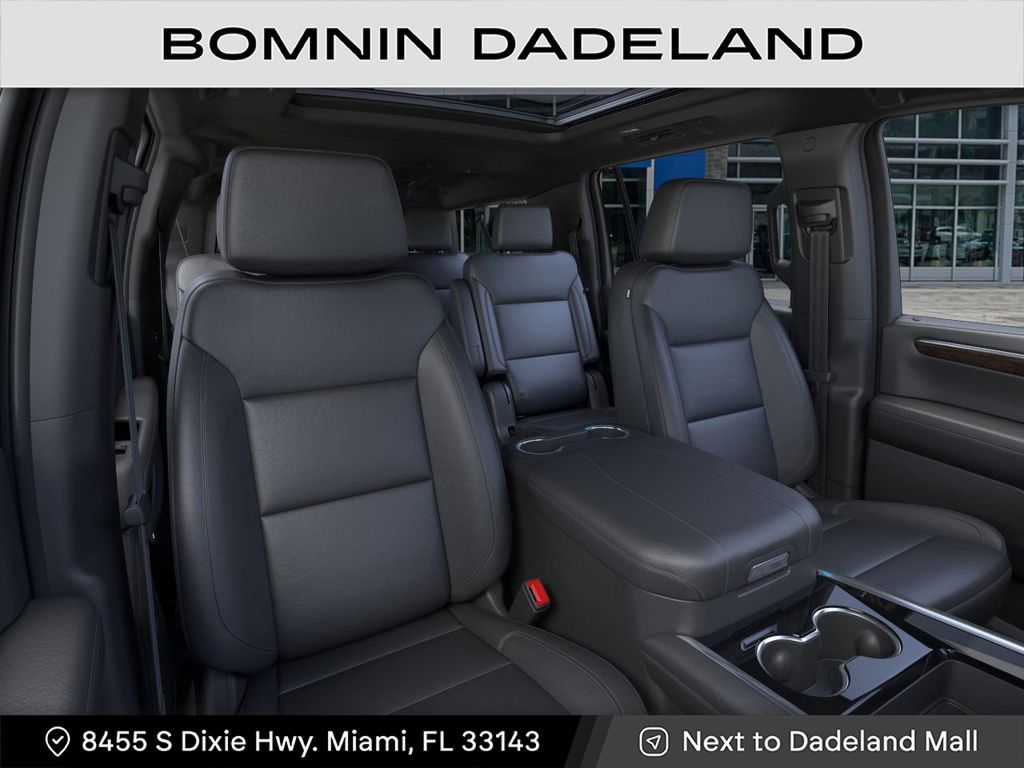 2025 Chevrolet Suburban LT photo