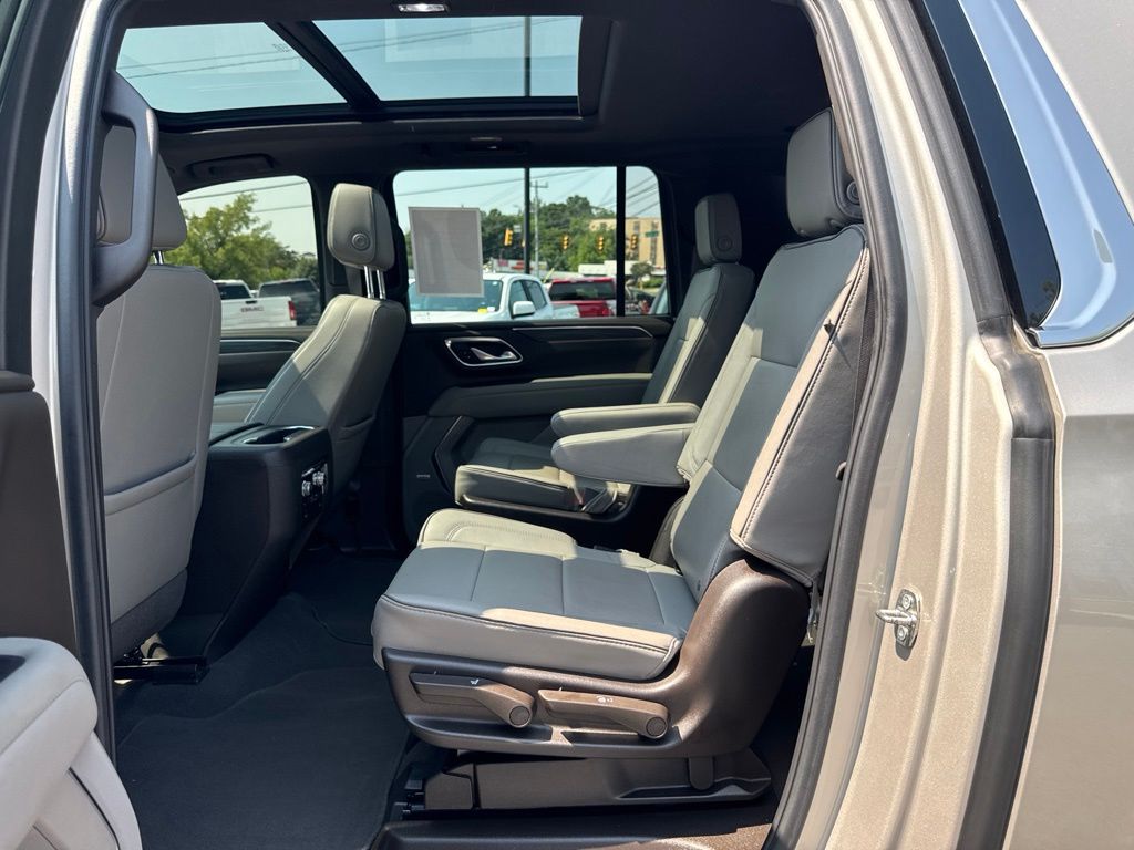 Used 2023 Beige GMC SLT image 24