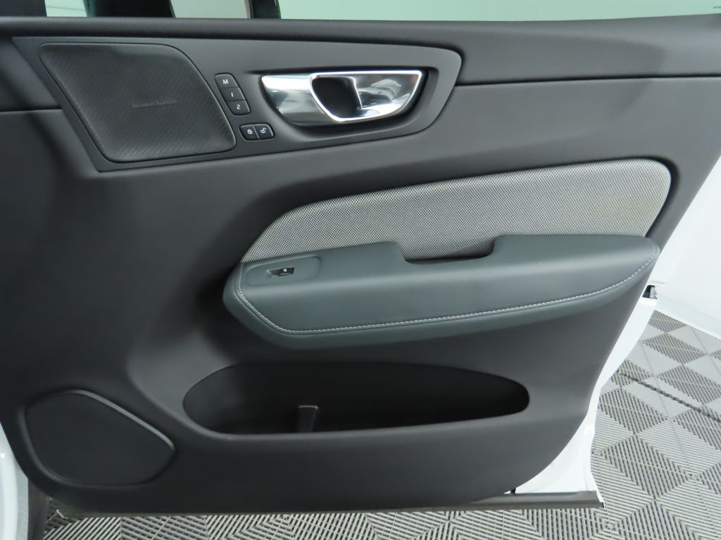 Thumbnail: 2020 Volvo XC60 - 26