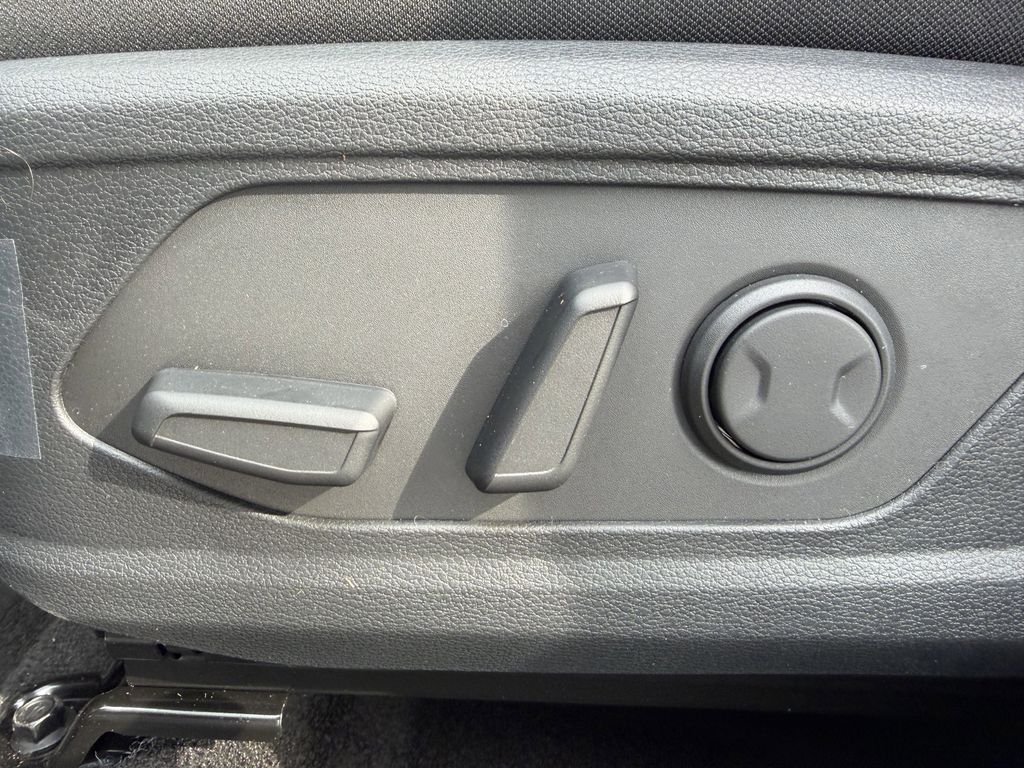 new 2026 Kia Sportage Hybrid car, priced at $30,124