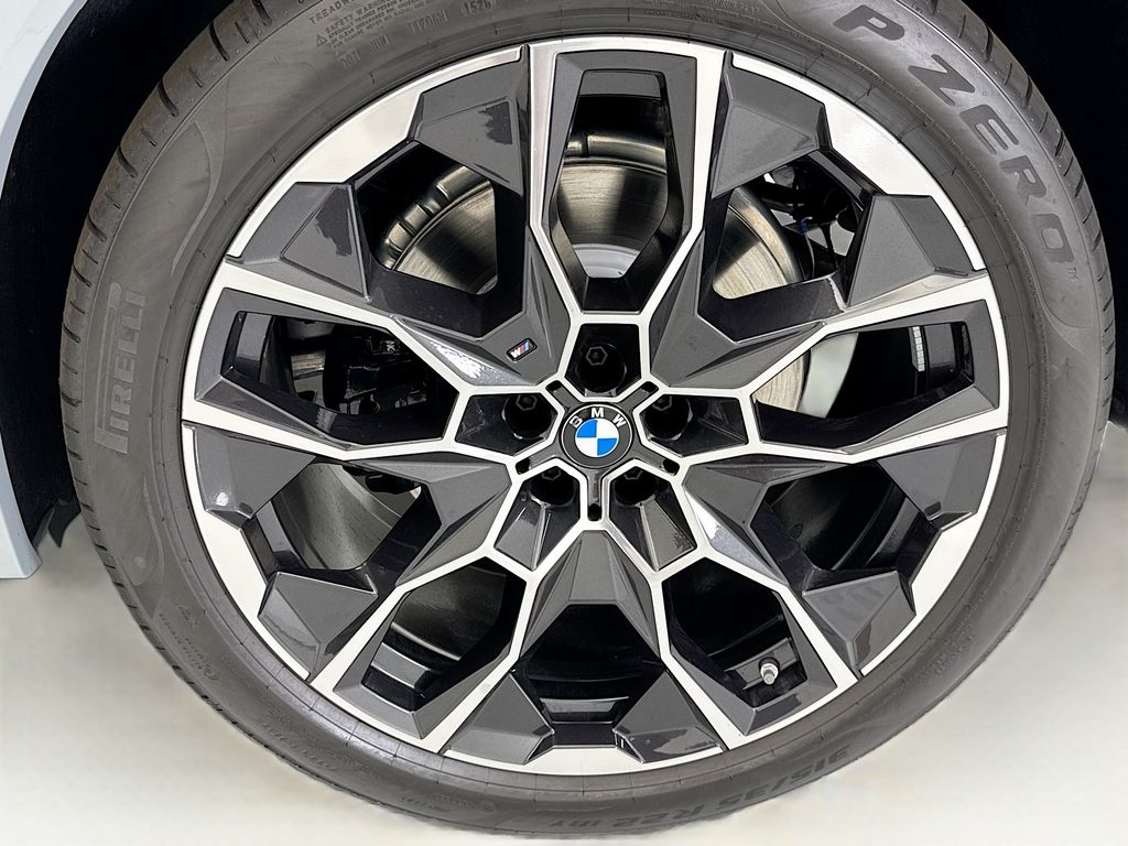 Thumbnail: 2027 BMW X7 - 30